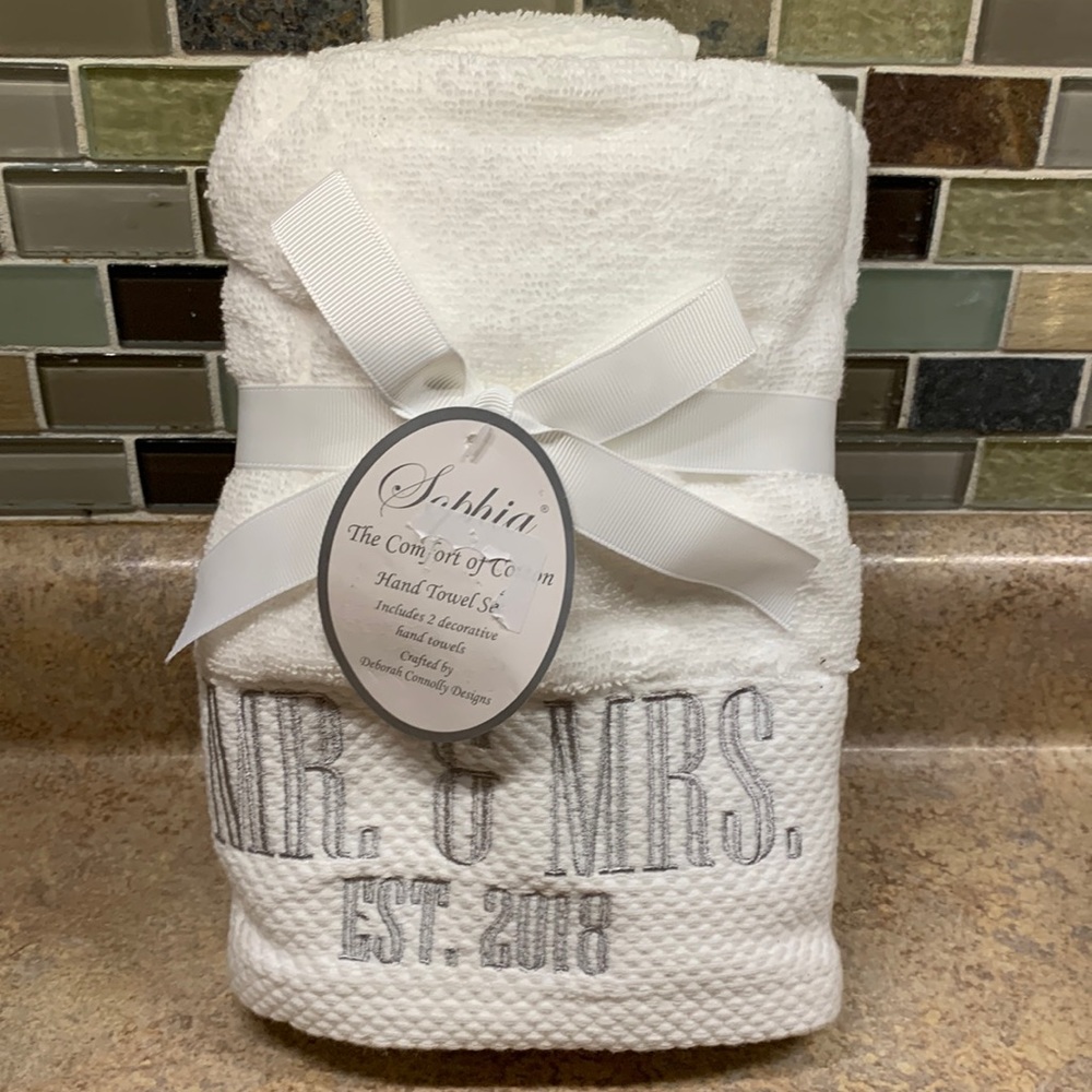 SOPHIA - THE COMFORT OF COTTON- Hand Towel Set - 2- MR. & MRS. EST 2018 🆕
